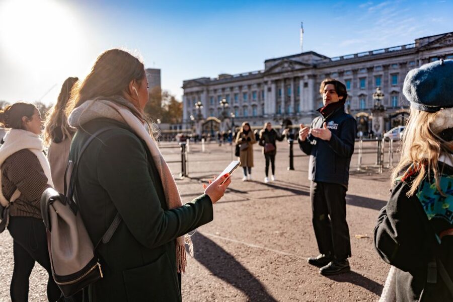 London: Best Landmarks Walking Tour - Finishing around Soho