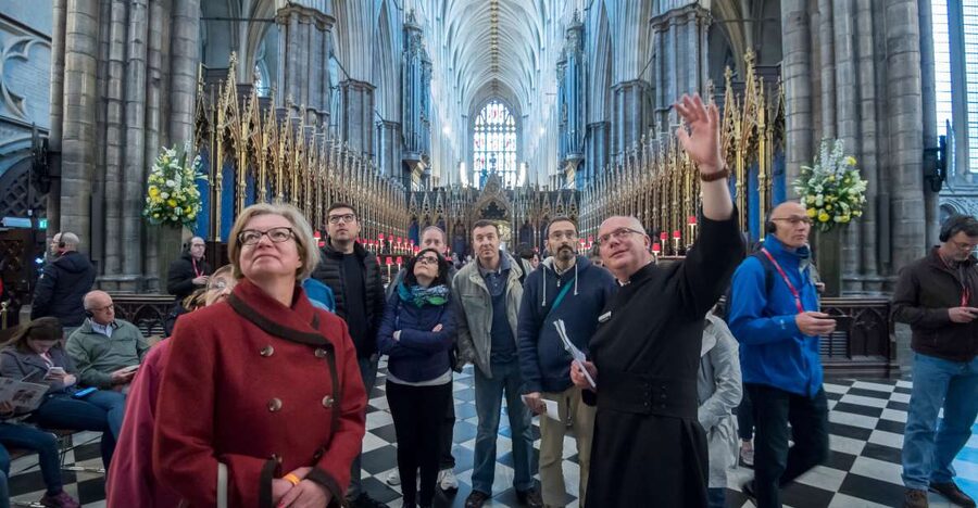 London: Buckingham, Big Ben & Westminster Abbey Tour - Horse Guards Parade and Whitehall