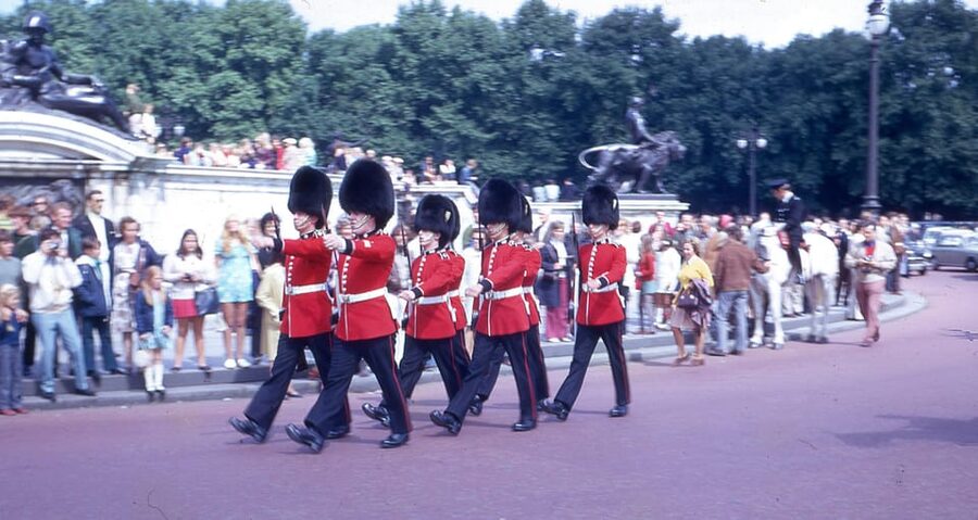 London: Buckingham Palace and Changing of the Guards Tour - Key points at a glance