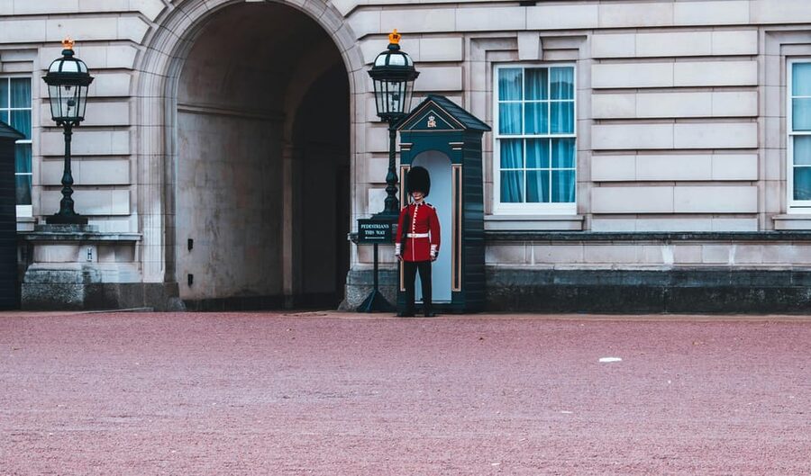 London: Buckingham Palace and Changing of the Guards Tour - Is $23 good value?