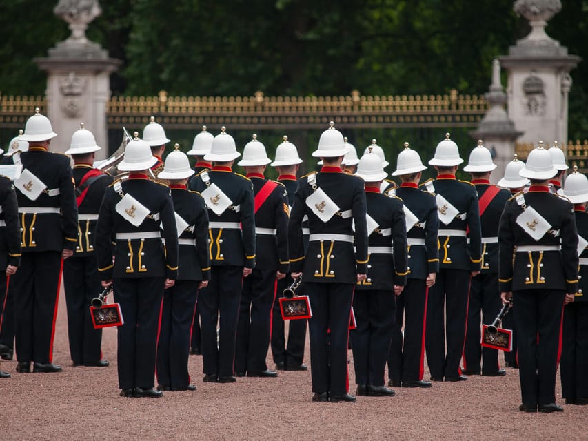 London: Buckingham Palace and Changing of the Guards Tour - Booking and timing advice