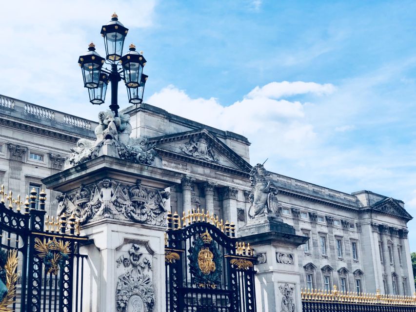 London: Buckingham Palace Walk & Tea at Kensington Palace - Constitution Hill and the Duke of Wellington