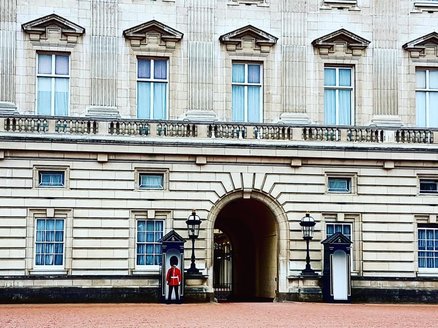 London: Buckingham Palace, Westminster Abbey & Big Ben Tour - Buckingham Palace and the royal route