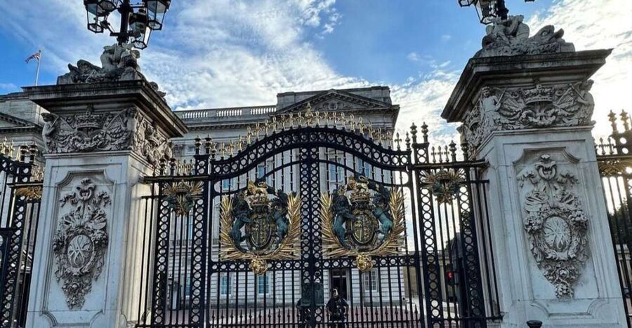 London: Buckingham Palace & Westminster Guided Walking Tour - Who should book this walking tour?