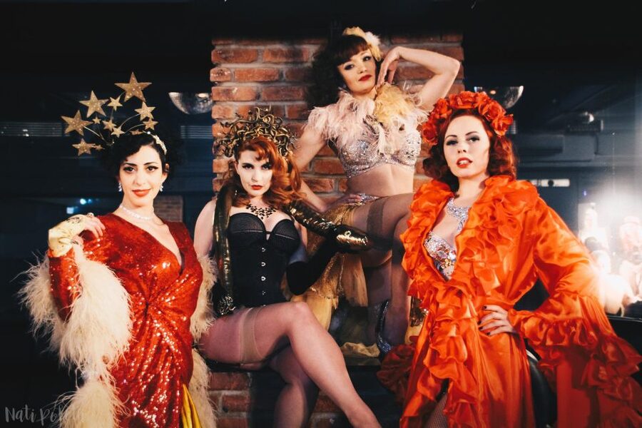 London: Burlesque Cabaret Show in the West End - Finding QT in Covent Garden