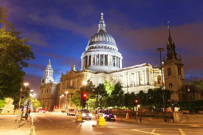 London by Night Sightseeing Open Top Bus Tour with Live Guide - Sitting upstairs, staying warm, and handling rain