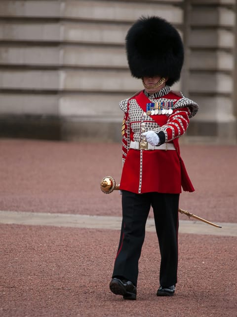 London: Changing of the Guard Experience and Landmarks Tour - St James’ Palace and St James’ Park