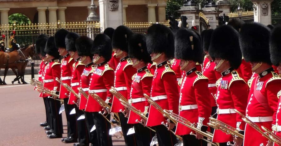 London: Changing of the Guard Experience and Landmarks Tour - The women’s memorial and the machinery of government