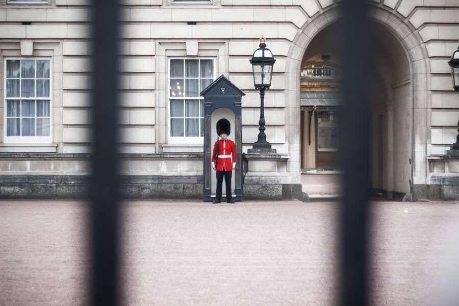 London: Changing of the Guard Private Group or Family Tour - Why the Changing of the Guard is worth seeing
