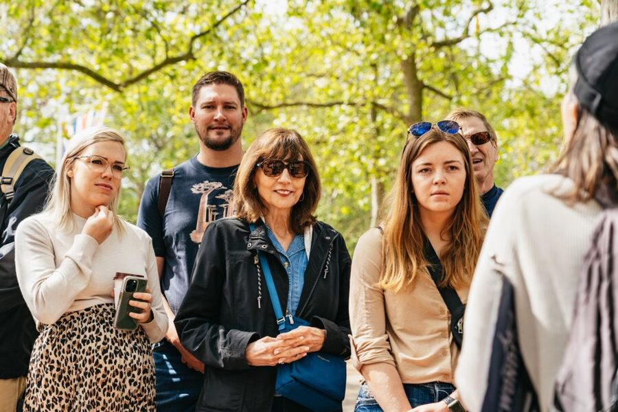 London: Changing of the Guard Tour by Buckingham Palace - Ceremony changes, Sunday parades, and wet weather