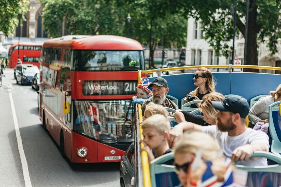 London: Children's Open Top Bus Tour - Westminster Abbey and Downing Street