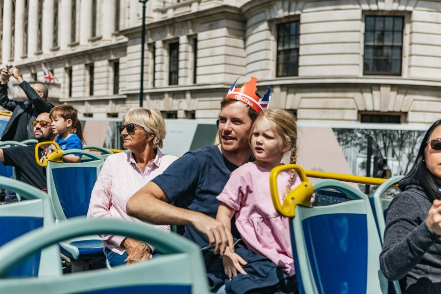 London: Children's Open Top Bus Tour - What the guides do well