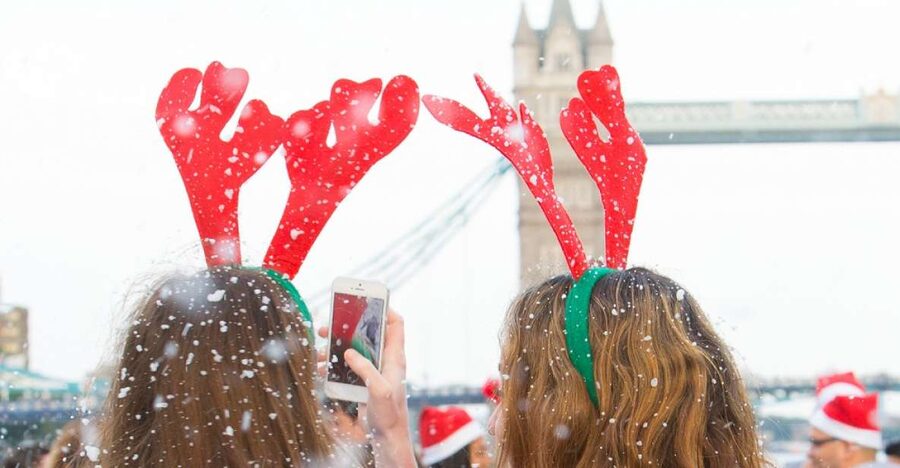 London: Christmas Day Sightseeing Cruise - Tower Bridge and the Tower of London bring the big views