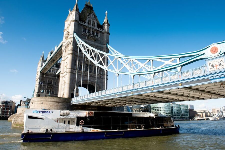 London: Christmas Day Sightseeing Cruise - The heated cabin makes a cold Christmas morning easier