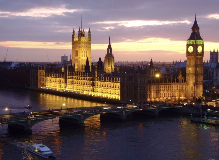 London: Christmas Eve City Tour with Dinner & Midnight Mass - What the $172 price really buys you