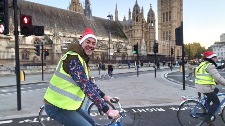 London Christmas Lights Bike Tour - Harrods and Hyde Park Winter Wonderland