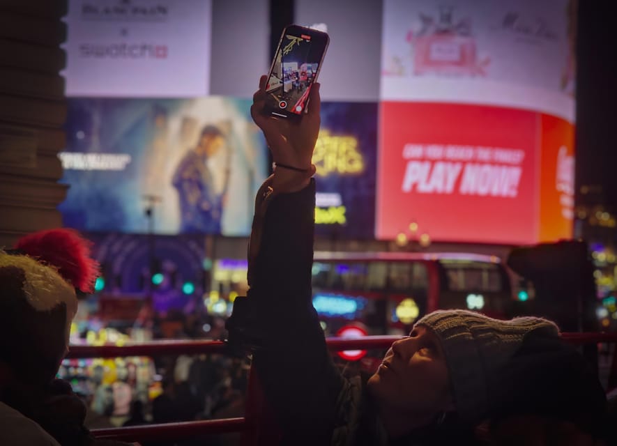 London: Christmas Lights Tour by Vintage Double-Decker Bus - Who will enjoy this ride most