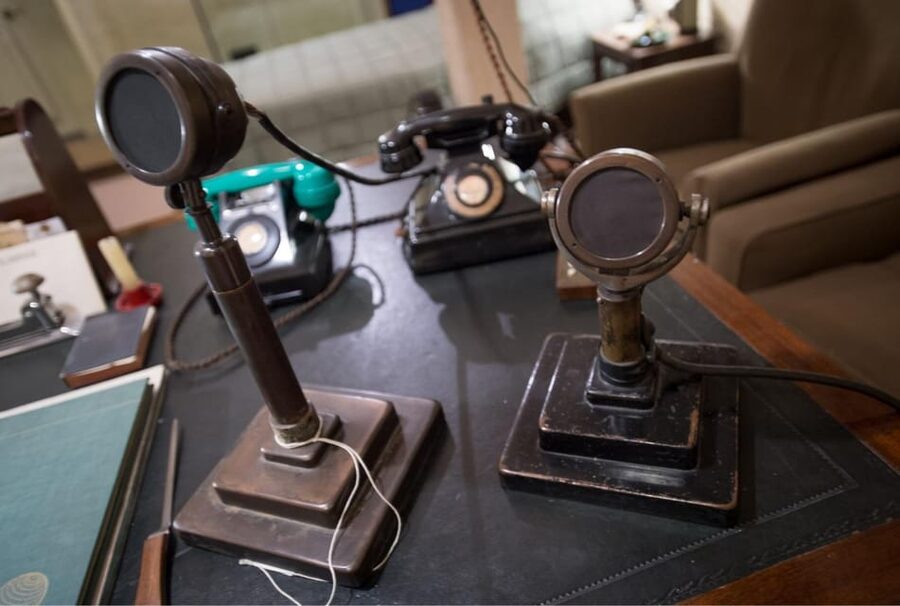 London: Churchill War Rooms Ticket & Political London Audio - Reading the Map Room’s wartime charts