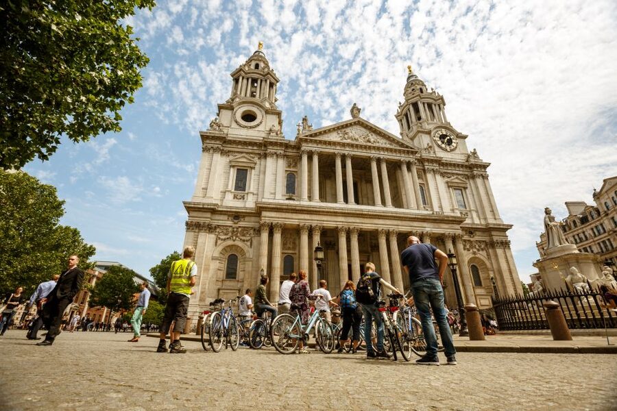London: Classic Gold 3.5-Hour Bike Tour - The guides make a real difference