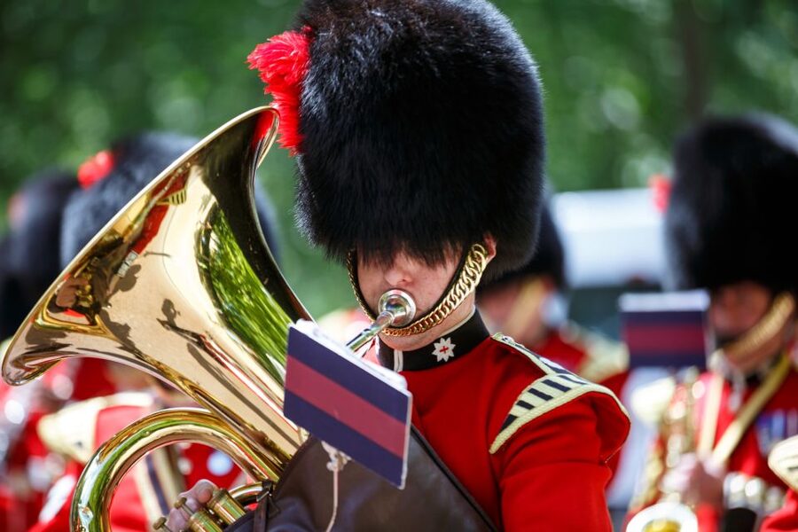 London: Classic Gold 3.5-Hour Bike Tour - Westminster Abbey and the royal park ride