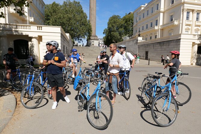 London Classic Landmarks Bike Tour with Local Guide - Guides, Group Size, and the Feel of the Ride