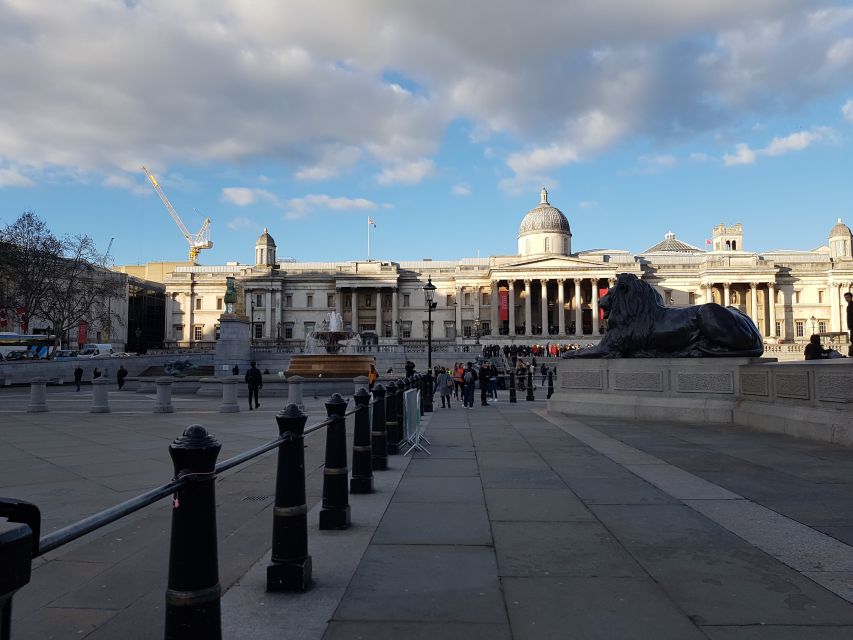 London: Custom Private Tour by Car - Buckingham Palace, Westminster, and the royal center
