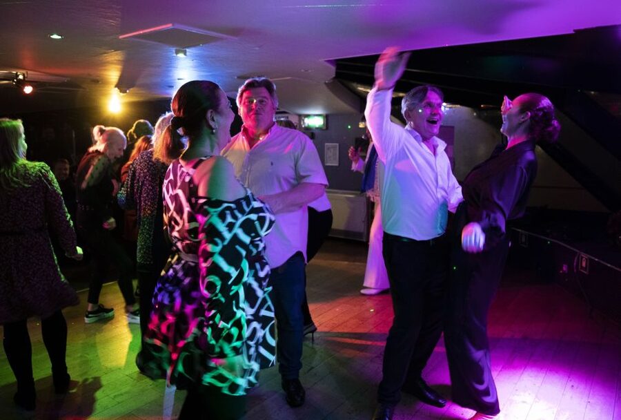 London: Dinner Cruise with Elvis Tribute on the Thames River - The real cost at $123 per person