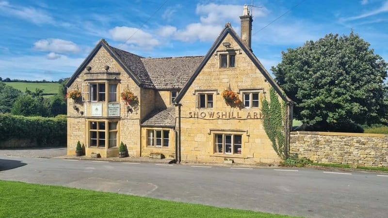 London: Full Day Cotswolds Tour with Shakespeare's Stratford - Bibury and Arlington Row finish the village circuit