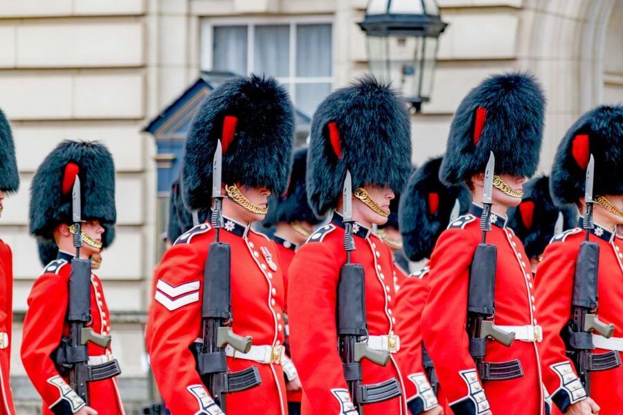London: Full-Day Sightseeing Bus Tour with River Cruise - What $174 Buys You