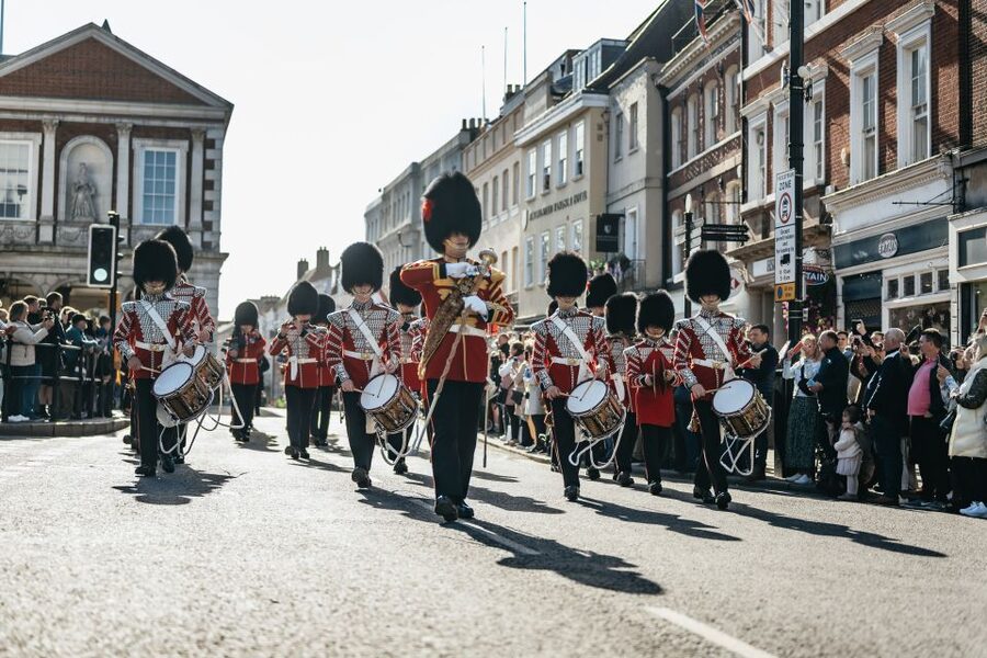 London: Full-Day Windsor, Stonehenge, and Oxford Tour - Who should book this day trip?