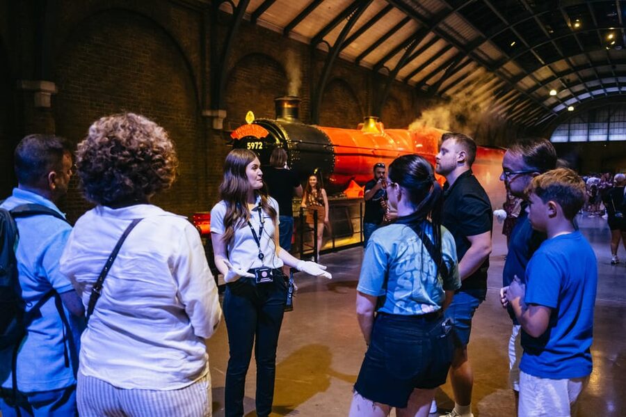 London: Fully-Guided Making of Harry Potter Tour - Your break, café, and free time