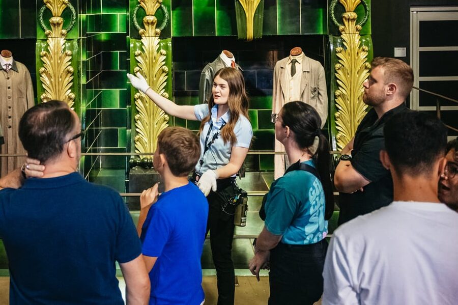 London: Fully-Guided Making of Harry Potter Tour - Potions and the Ministry of Magic