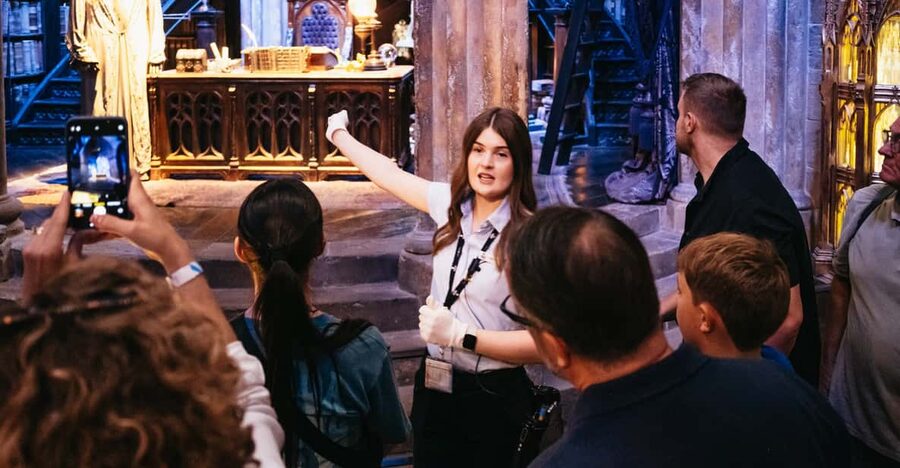 London: Fully-Guided Making of Harry Potter Tour - Meeting at Euston and taking the train north