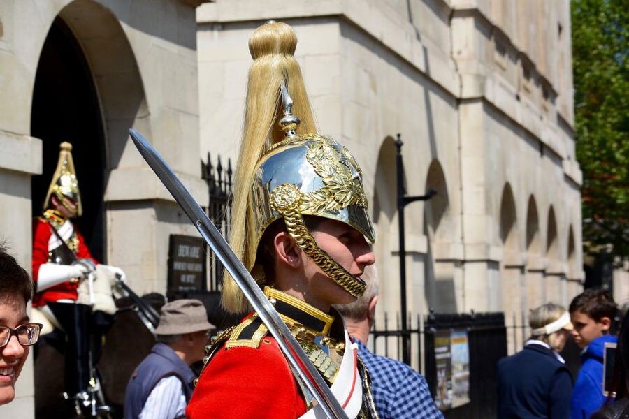 London: German-Speaking Guided Tour of Westminster - Downing Street and Parliament Square