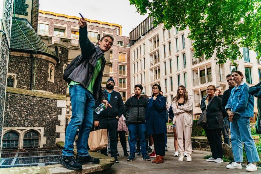 London: Ghastly Ghosts 2-Hour Walking Tour - The Monument and London’s disasters