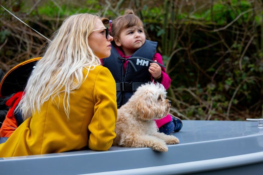 London: GoBoat Rental for Regent's Canal & Paddington Basin - Bringing a picnic aboard