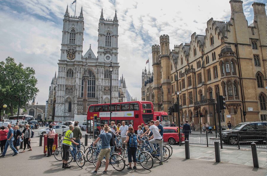London: Guided Bike Tour of Central London - Crossing the Thames for Westminster Abbey