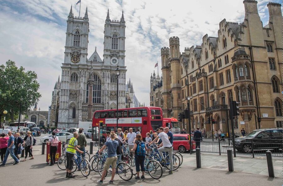London: Guided Bike Tour of Central London - Covent Garden and Waterloo Bridge