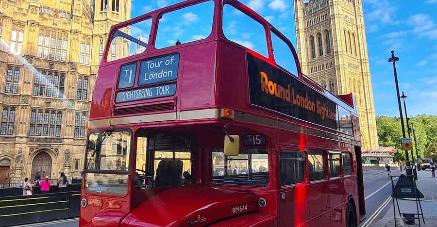 London: Guided Sightseeing Tour on a Vintage Open-Top Bus - Starting at Embankment and crossing central London