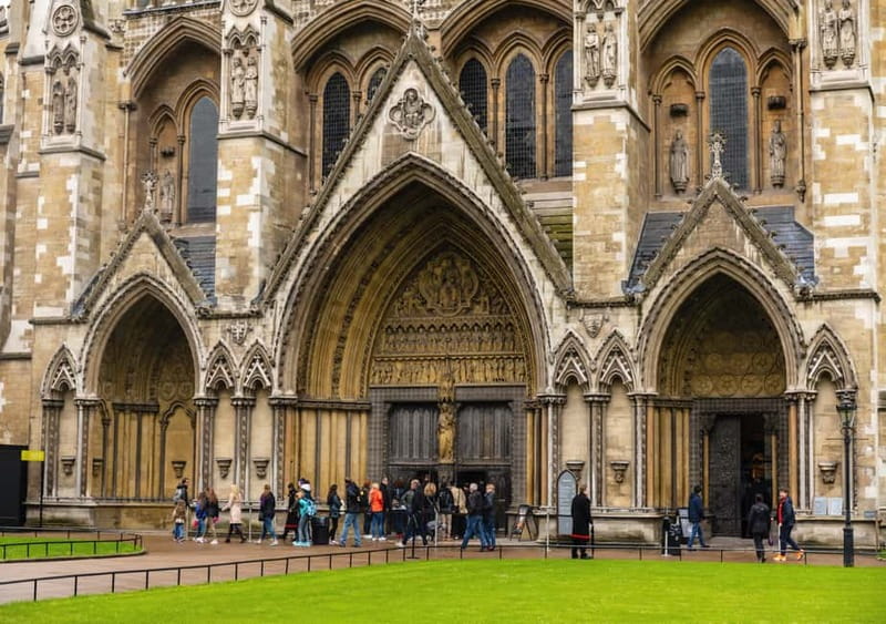 London: Guided Tour of Houses of Parliament & Westminster - The House of Commons and modern democracy
