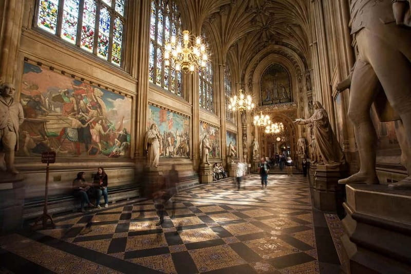 London: Guided Tour of Houses of Parliament & Westminster - Westminster Abbey from coronations to poets