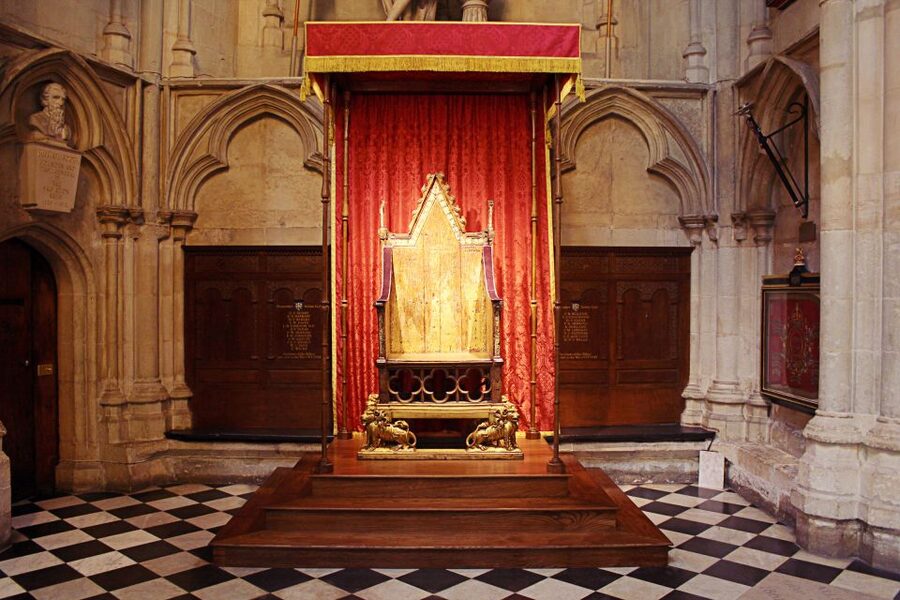 London: Guided Westminster Abbey Tour and Refreshments - Tombs, memorials, and the people behind the names