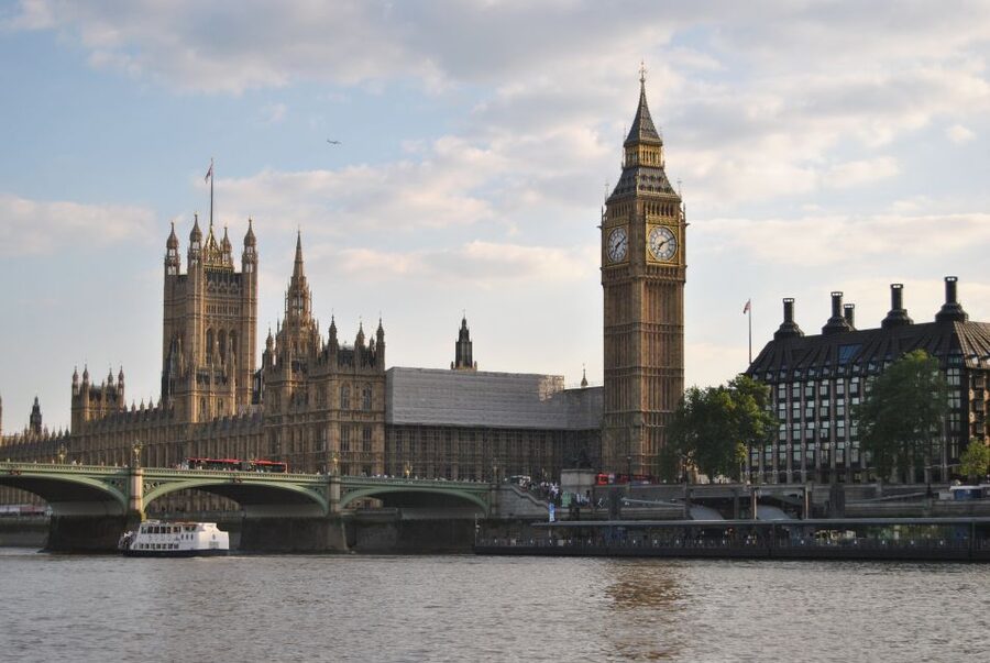 London Half-Day Private Chauffeur Driven Tour - Buckingham Palace and London’s royal center