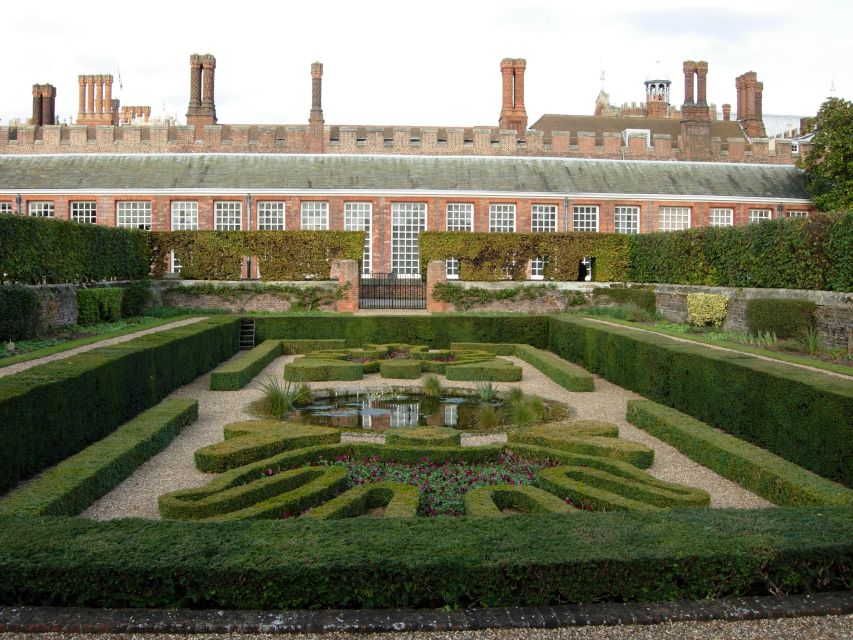 London Half-Day Private Chauffeur Driven Tour - Guide languages and personal service