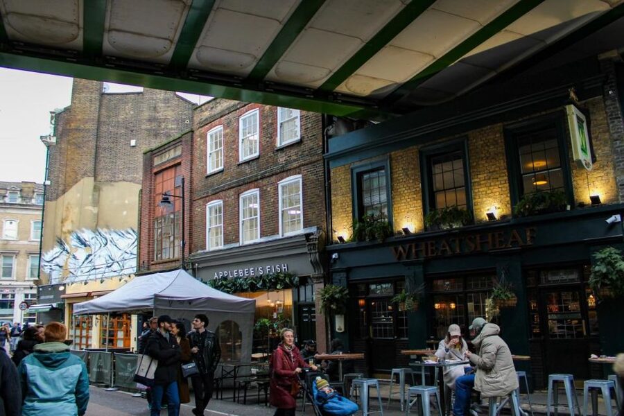 London: Harry Potter Filming Locations Sightseeing Tour - Crossing the Millennium Bridge