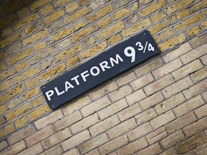 London: Harry Potter Filming Locations Walking Tour - Millennium Bridge and Trafalgar Square