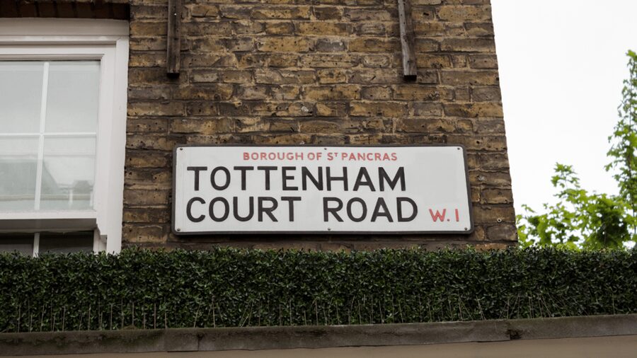 London: Harry Potter Movie Location Tour with an APP - Platform 9¾ at King’s Cross