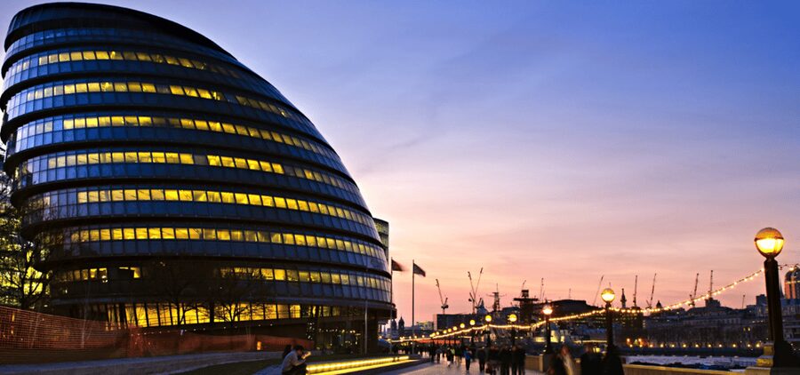 London: Harry Potter Movie Location Tour with an APP - Finishing at Tower Bridge