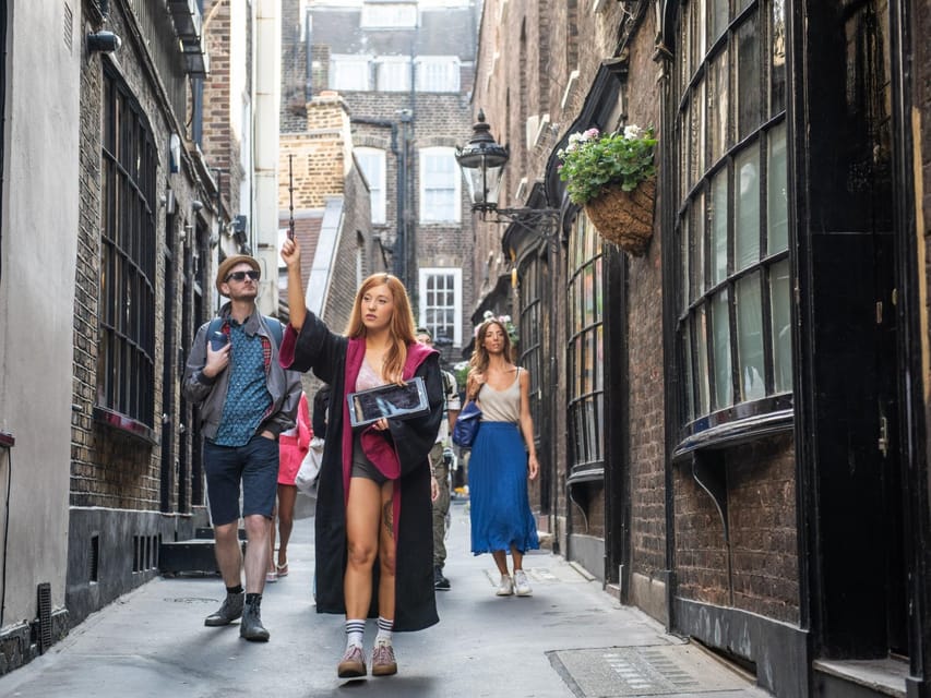 London: Harry Potter Tour & The London Dungeons Tour - Starting at Platform 9 ¾ in King’s Cross