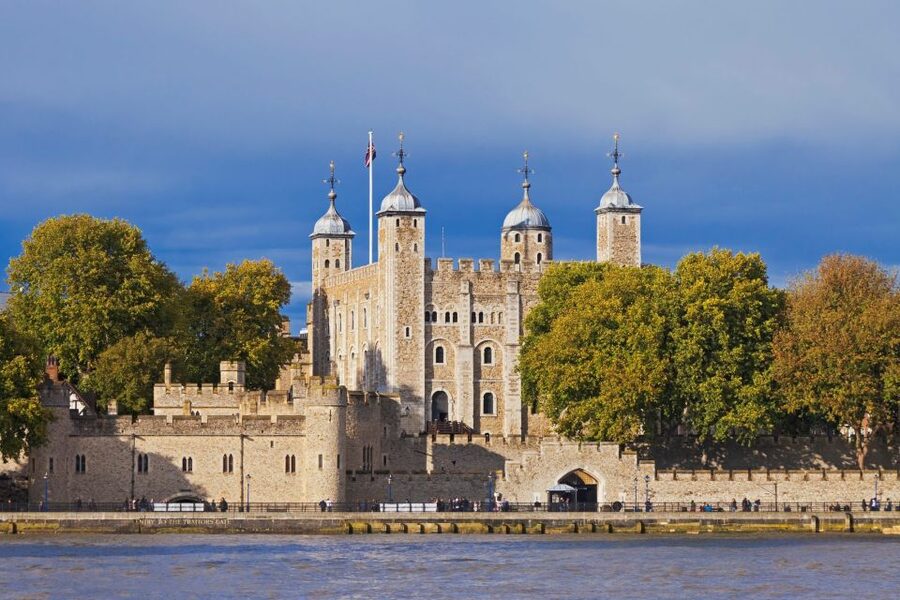 London: Harry Potter Walking Tour and Tower of London Entry - Cecil Court and House of Spells